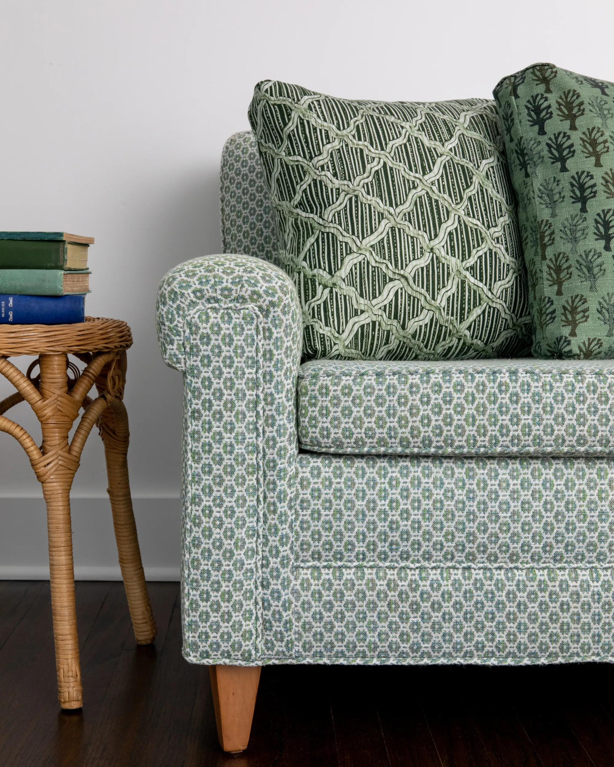 Carved Ogee Fabric in Forest Green