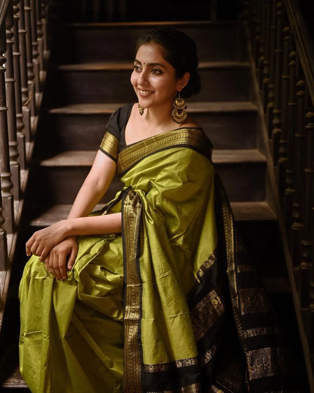 Radiant Mehndi Soft Silk Saree With Devastating Blouse Piece