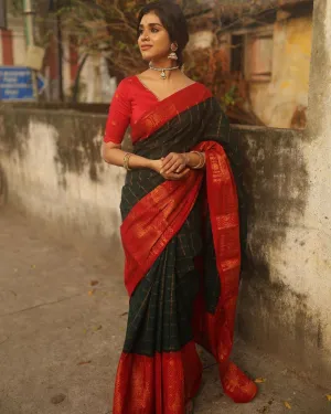 Smart Black Soft Silk Saree With Refreshing Blouse Piece
